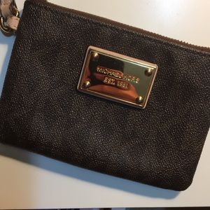 Michael Kors wristlet ✨